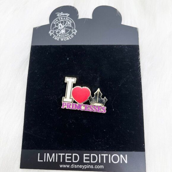 🔮 5/$25 Disney Princesses‎ I Love Princesses Pin - Picture 1 of 4
